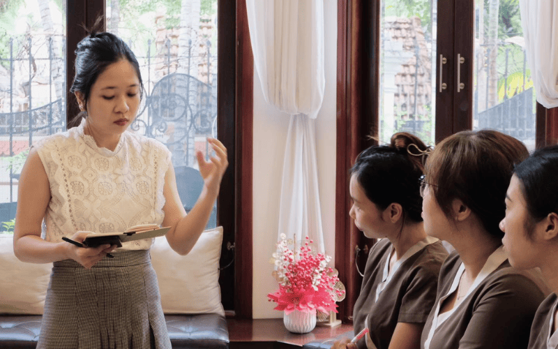 Kỹ thuật viên tại Mayu được đào tạo bài bản theo chuẩn Nhật, chăm sóc tận tâm từ những chi tiết nhỏ nhất