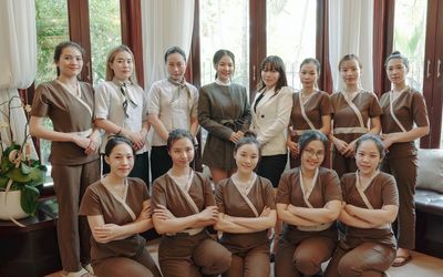 For premium Japanese-style skincare and relaxation, Mayu Spa is a trusted destination loved by women.